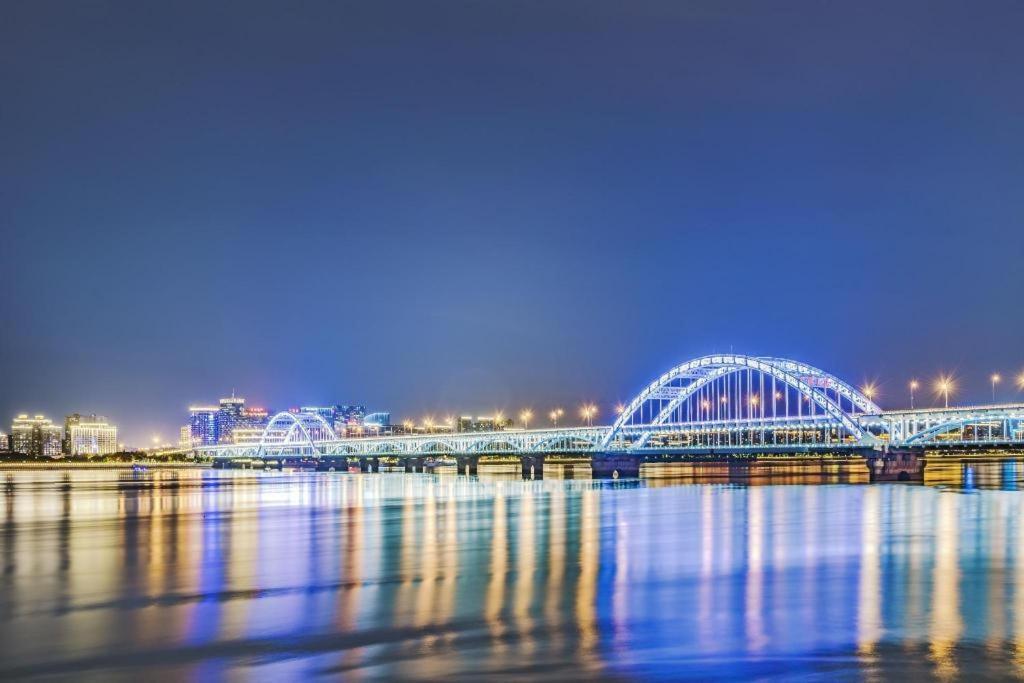 Ramada Plaza By Wyndham Hangzhou Riverside Esterno foto