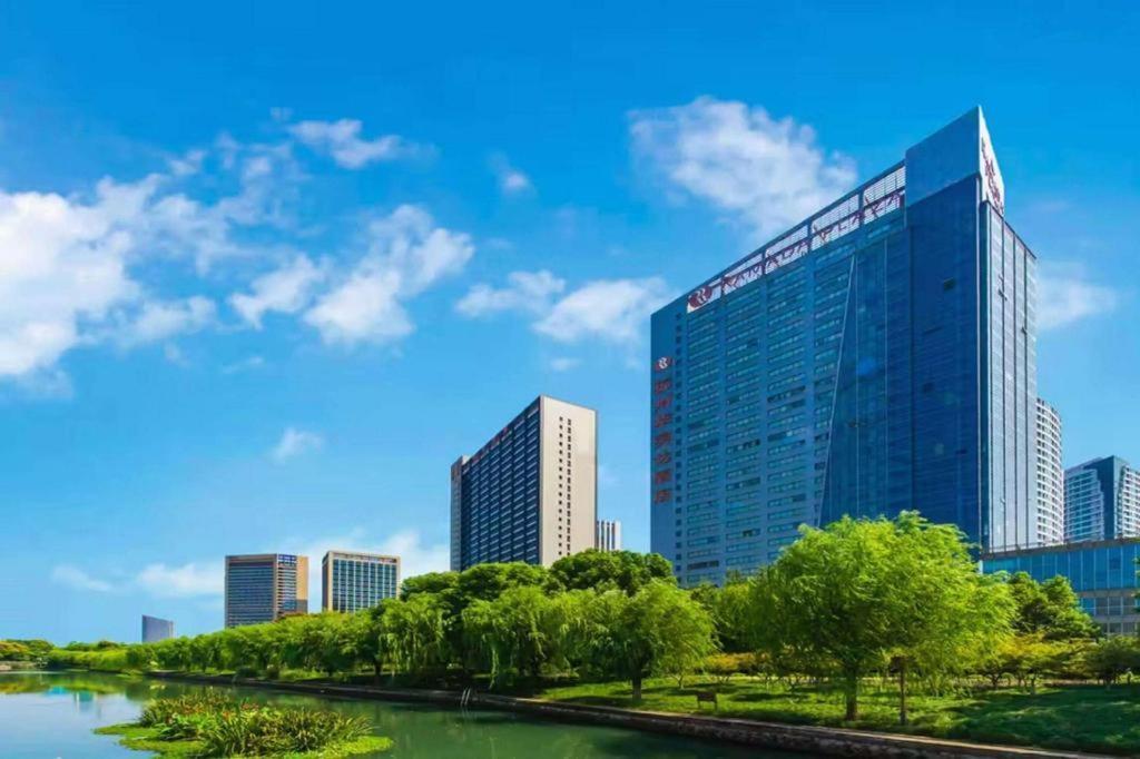 Hotel Ramada Plaza By Wyndham Hangzhou Riverside Esterno foto